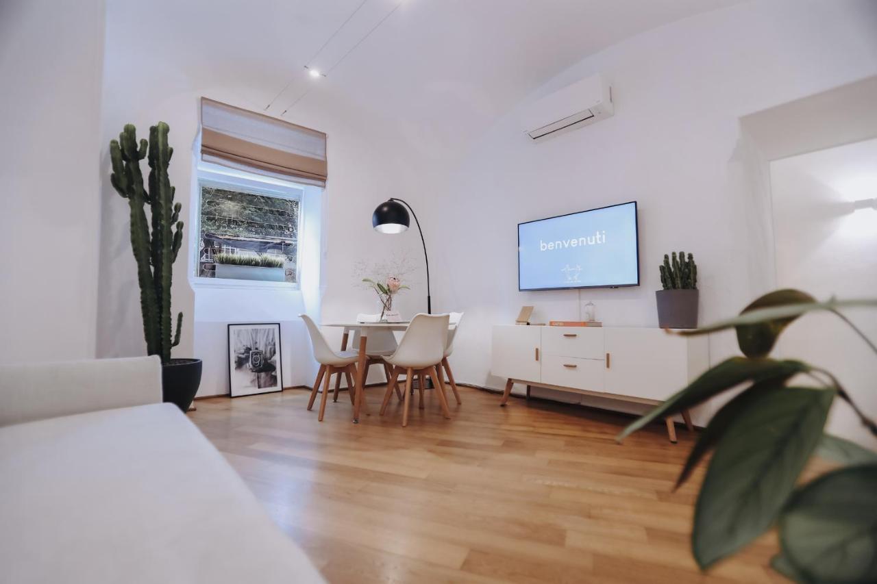 Insieme Suites Νάπολη Εξωτερικό φωτογραφία